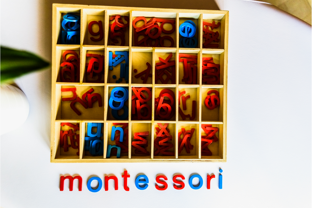 Les avantages de la pédagogie Montessori pour le développement de l'enfant autiste