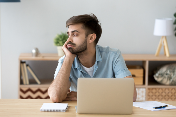 Personne autiste incapable de démarrer une tâche  PDA ou dysfonction exécutive 