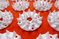 Autisme et bien-être : comment un tapis à pointes peut aider à apaiser les tensions ?