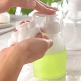 Distributeur moussant utilisé pour obtenir une mousse onctueuse et économique