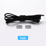 Lacets élastiques noirs avec fermoirs métalliques, assurant un ajustement rapide et confortable