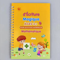 Couverture du cahier “d’Écriture Magique Âges 3+” sur le thème des mathématiques, parfait pour l’apprentissage des chiffres et opérations