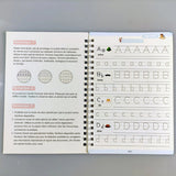 Page présentant des remarques sur l’utilisation du cahier, accompagnée d’exercices de tracé pour les lettres A, B, C et D.