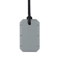 Pendentif à mâcher plaque gris, idéal pour satisfaire les besoins de mastication