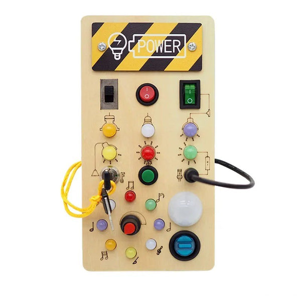 Variante de la planche d'activité Montessori smart en bois clair, avec boutons colorés, lumières et étiquettes Power